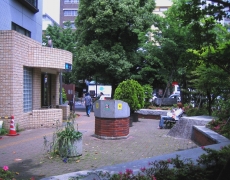 新高円寺　駅前まったり-のコ