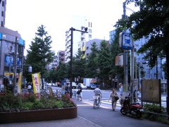 駅前　交差点前jpg-のコピー